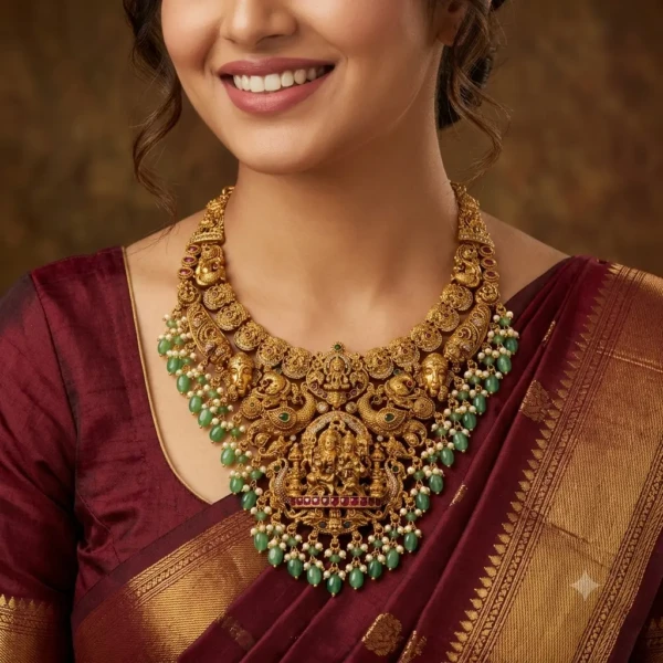 Matt Short Necklace Set