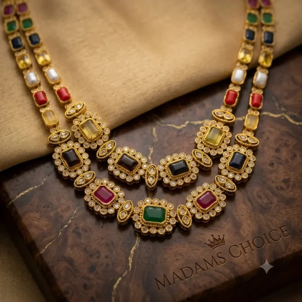 Matt Short Necklace Set